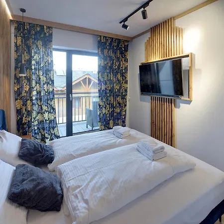 Sun Seasons 24 - Karpatia Apartment